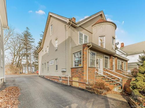 7 Sproat St, Middletown, NY, 10940-3712 | Card Image