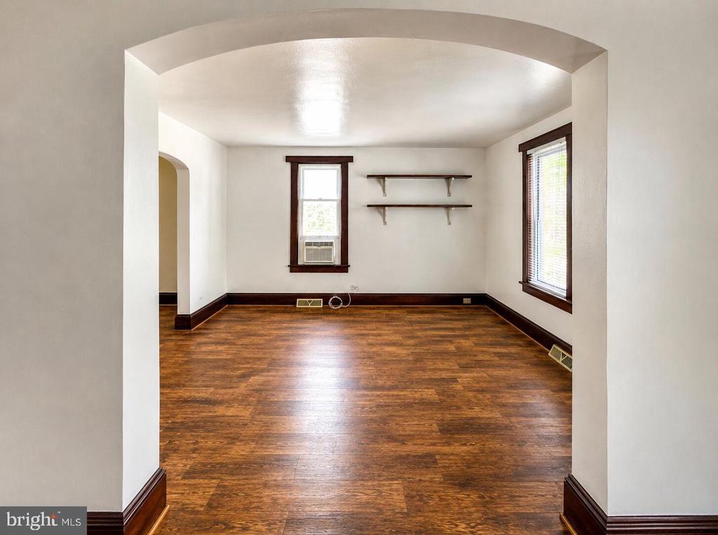 Commercial Lease in BRUNSWICK 4