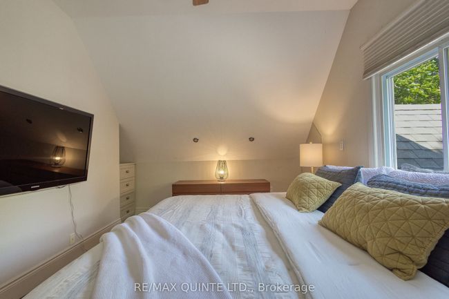 291 Dufferin Ave, House other with 2 bedrooms, 2 bathrooms and 8 parking in Belleville ON | Image 23