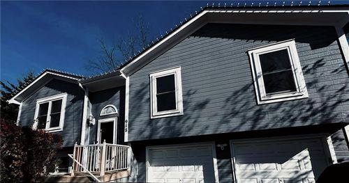 918 Se Kingscross Rd, Blue Springs, MO, 64014-3818 | Card Image