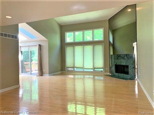 34-6298 Aspen Ridge Blvd, West Bloomfield, MI, 48322-4433 | Card Image