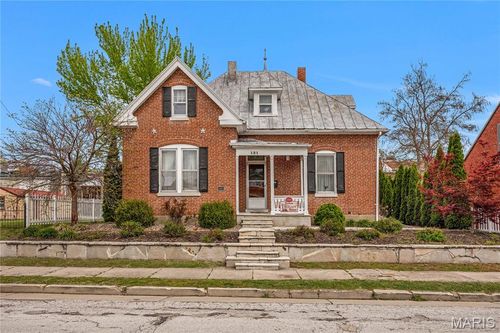 121 E 5th St, Hermann, MO, 65041-1133 | Card Image