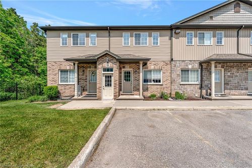 15-1180 Countrystone Dr, Kitchener, ON, N2N0B9 | Card Image