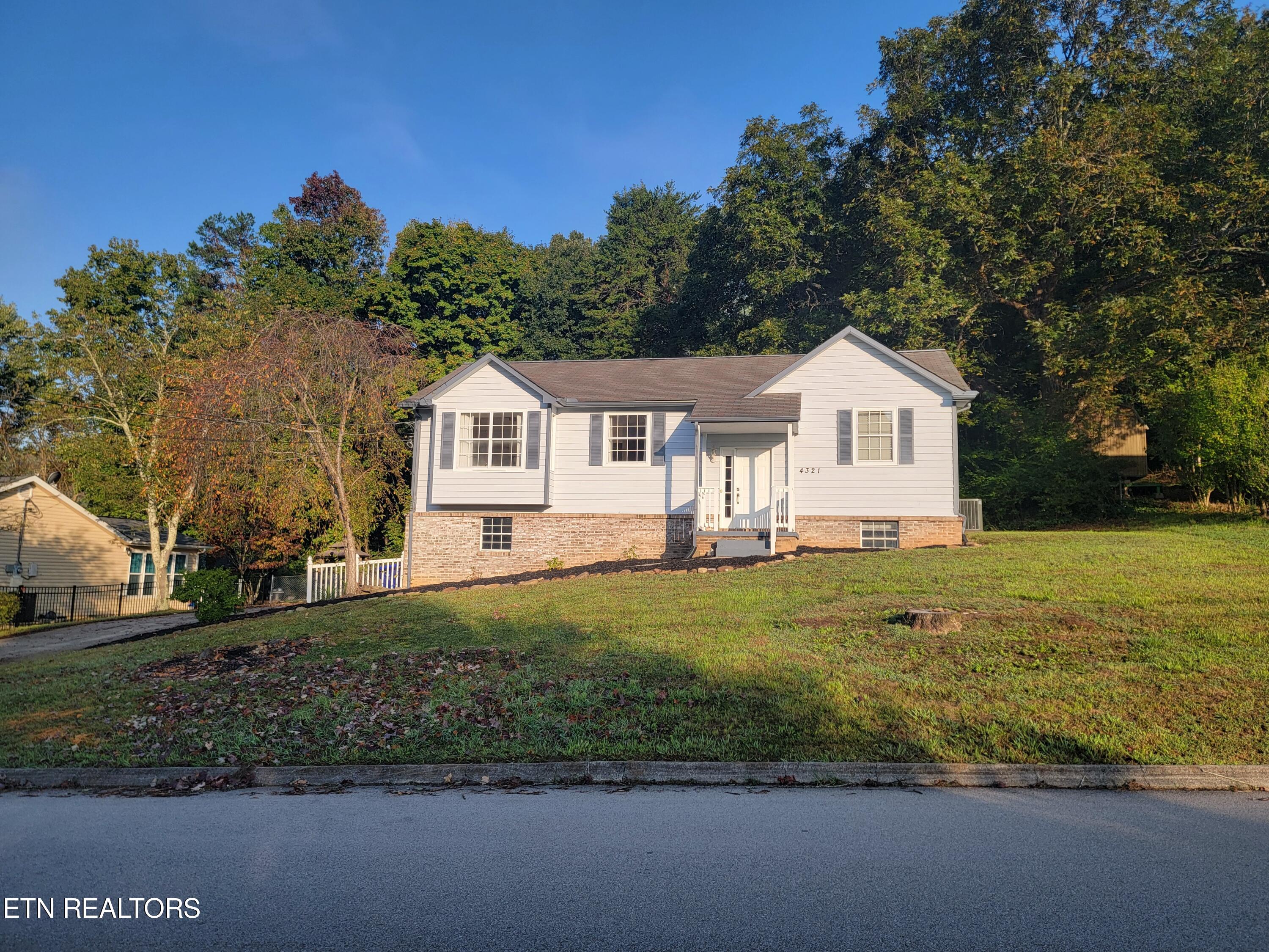 Raj Rd, Knoxville, TN 37921
