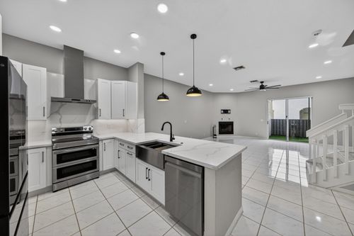835 Ne 17th Way, Fort Lauderdale, FL, 33304 | Card Image