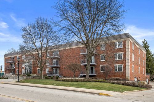 13335 Watertown Plank Rd, Elm Grove, WI, 53122-2229 | Card Image