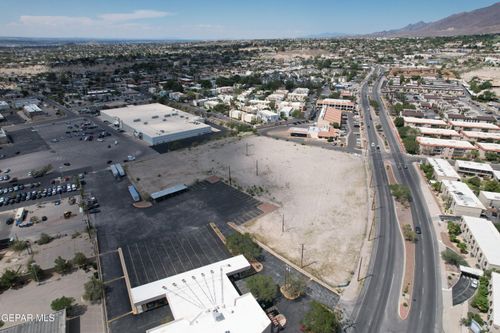 225 Shadow Mountain Dr, El Paso, TX, 79912-4704 | Card Image