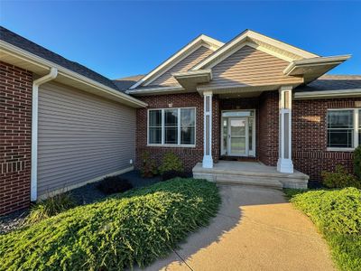 275 Landau Street, House other with 6 bedrooms, 3 bathrooms and null parking in Robins IA | Image 2