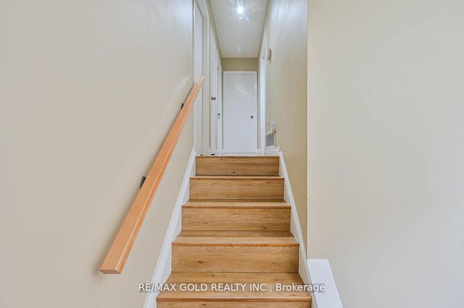 10 Cupola Crt, House attached with 4 bedrooms, 2 bathrooms and 4 parking in Brampton ON | Image 16