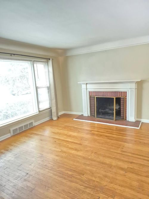 839 Neff Road, Grosse Pointe, MI, 48230 | Card Image