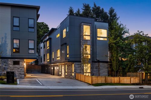 13320 132nd Ave Ne, Kirkland, WA, 98034-2373 | Card Image