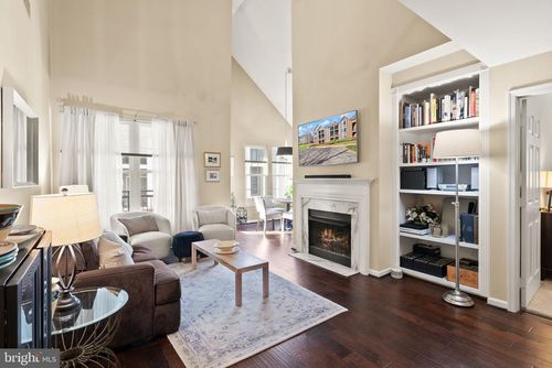 unit-300-46628 Drysdale Ter, STERLING, VA, 20165-4373 | Card Image