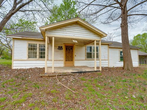 308 N Clayton Ave, Wynnewood, OK, 73098-3610 | Card Image