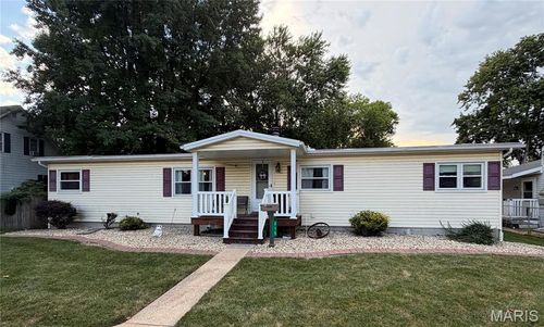 315 N Independence St, Mascoutah, IL, 62258-1408 | Card Image