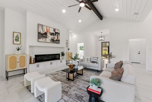 418 Bedford Dr, Spicewood, TX, 78669-3268 | Card Image