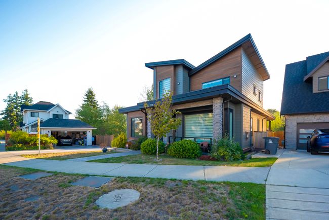 2071 165 Street, House other with 8 bedrooms, 6 bathrooms and 7 parking in Surrey BC | Image 40