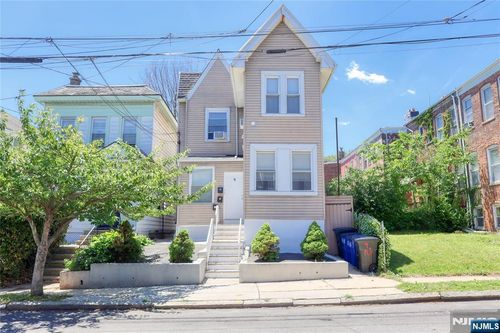 9 Emerson Place, Newark, NJ, 07114 | Card Image