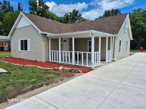 29240 Mcdonald St, Roseville, MI, 48066-1750 | Card Image
