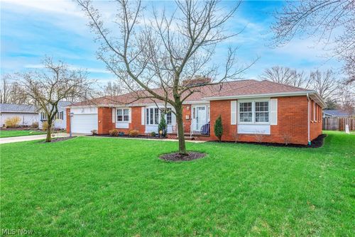 362 Hamilton Cir, Elyria, OH, 44035-3655 | Card Image