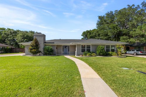 1801 Alexander Dr, Waxahachie, TX, 75165-1905 | Card Image