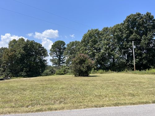 570 Bob Hollow Rd, Burns, TN, 37029-5703 | Card Image