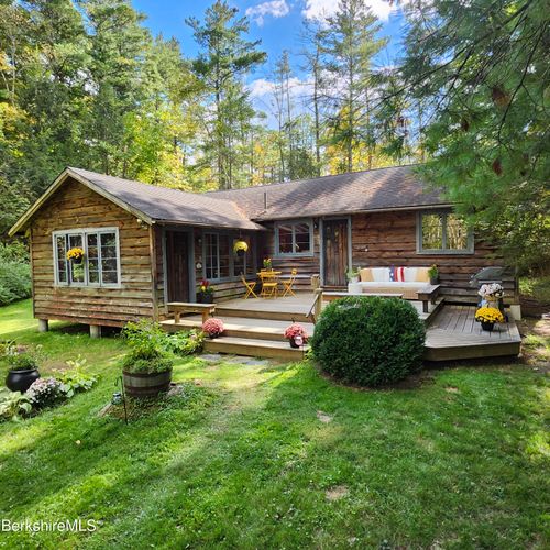 17 Beachwood Dr, Stockbridge, MA, 01262-7705 | Card Image