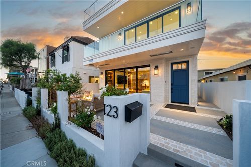 123 44th St, Newport Beach, CA, 92663 | Card Image