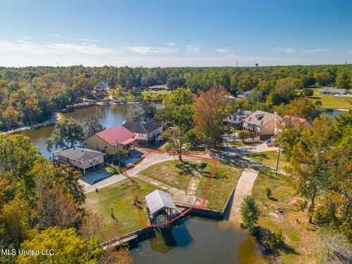 12053 Motsie Cir, Biloxi, MS, 39532-9481 | Card Image
