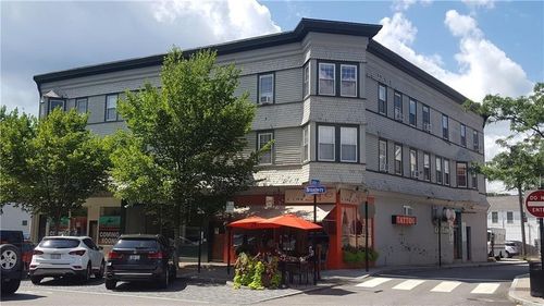 2b-102 Broadway, Newport, RI, 02840-2750 | Card Image