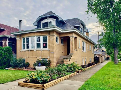 2402 Clinton Ave, Berwyn, IL, 60402-2209 | Card Image