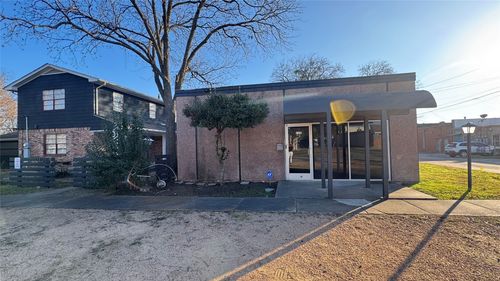 112 Wes Jespersen Way, Duncanville, TX, 75116-3659 | Card Image