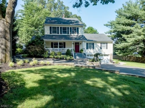 26 Youngsters Ln, Gillette, NJ, 07933-1336 | Card Image