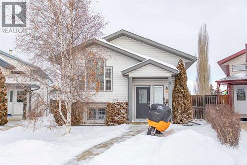 236 Deschner Close, Red Deer, AB, T4R3C2 | Card Image
