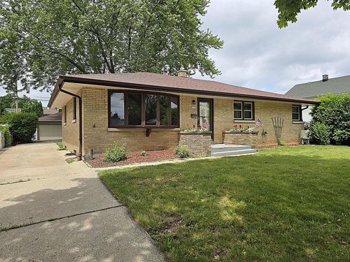 3627 S 86th Street, Milwaukee, WI, 53228 | Card Image