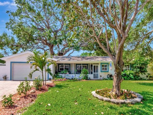 8326 40th Pl N, SAINT PETERSBURG, FL, 33709-3937 | Card Image