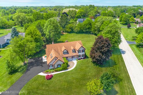 1 Byron Ct, Hawthorn Woods, IL, 60047-7582 | Card Image