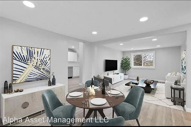 B - 6630 Library Road, Condo with 2 bedrooms, 1 bathrooms and 1 parking in South Park PA | Image 12