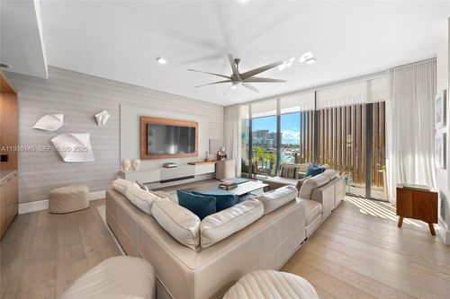 unit-403-3581 E Glencoe St, Coconut Grove, FL, 33133-4061 | Card Image