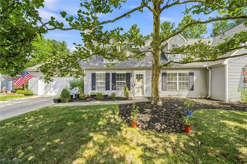 19644 Porters Ln, Strongsville, OH, 44149-8748 | Card Image