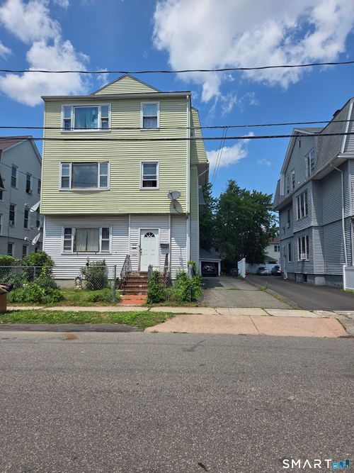 30-32 Wayland St, Hartford, CT, 06114 | Card Image