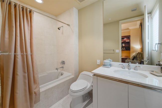APT-1104 - 16051 Collins Ave, Condo with 4 bedrooms, 7 bathrooms and null parking in Sunny Isles Beach FL | Image 39