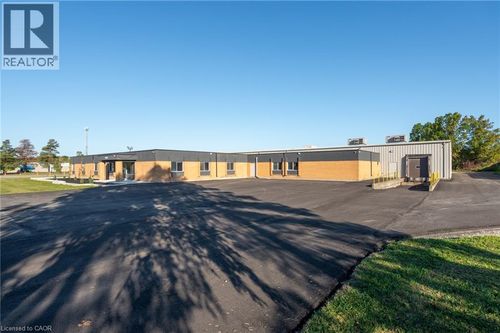 1-6050 Don Murie St, Niagara Falls, ON, L2G0B3 | Card Image