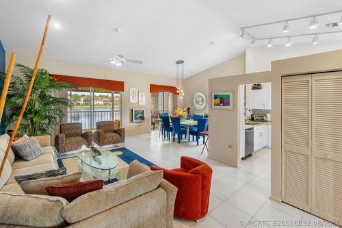 202-9829 Seacrest Cir, Boynton Beach, FL, 33437-6124 | Card Image
