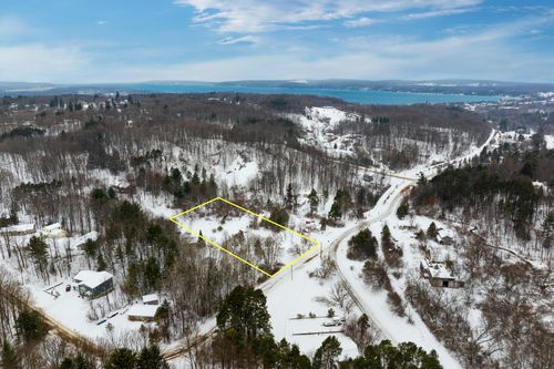 00 East St, Benzonia, MI, 49616 | Card Image