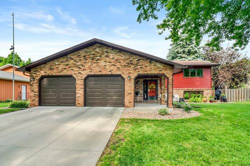 3907 3rd St S, Moorhead, MN, 56560-5601 | Card Image