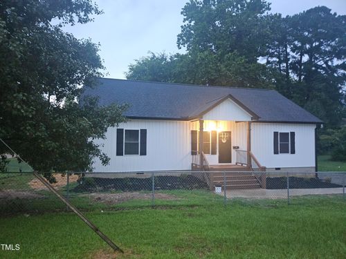 118 W E St, Erwin, NC, 28339-2021 | Card Image