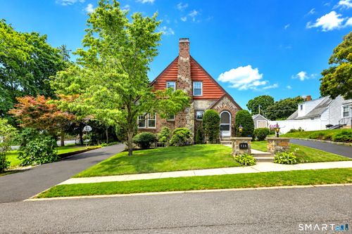 125 Glenridge Rd E, Stratford, CT, 06614-4318 | Card Image