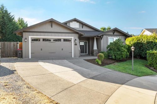 2896 Strasburg St, Medford, OR, 97504-2185 | Card Image