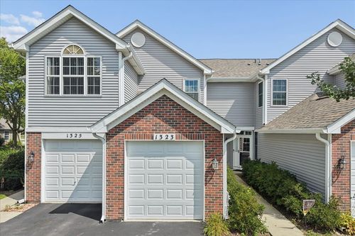 1323 Providence Cir, Elgin, IL, 60120-5076 | Card Image