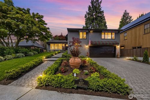 1637 Broadmoor Dr E, Seattle, WA, 98112-3747 | Card Image